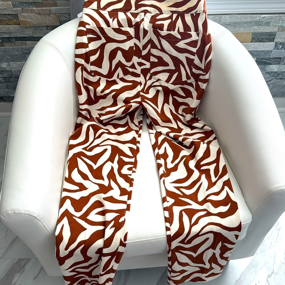 NWOT Spanx Women’s full pants. Color: Clay (Dark Tan and cream) Zebra St… - Picture 5 of 7